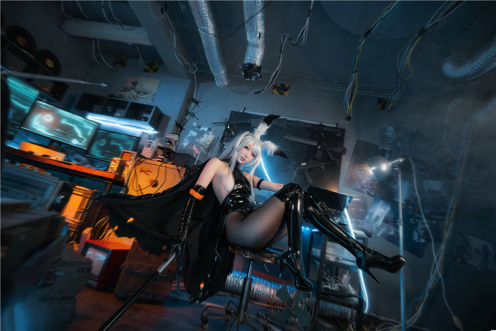 周叽是可爱兔兔 暴行精二[22P-303M]