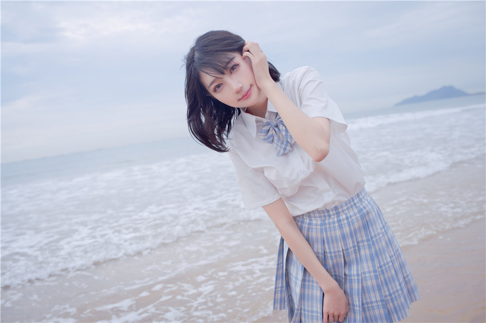 周叽是可爱兔兔 海边jk[35P-252MB]