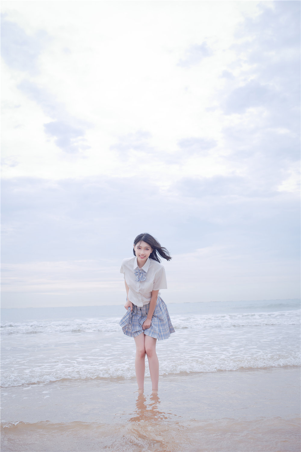 周叽是可爱兔兔 海边jk[35P-252MB]