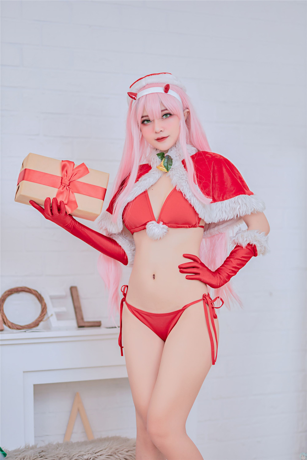 Azami Zero Two X-Mas[27P-36MB]