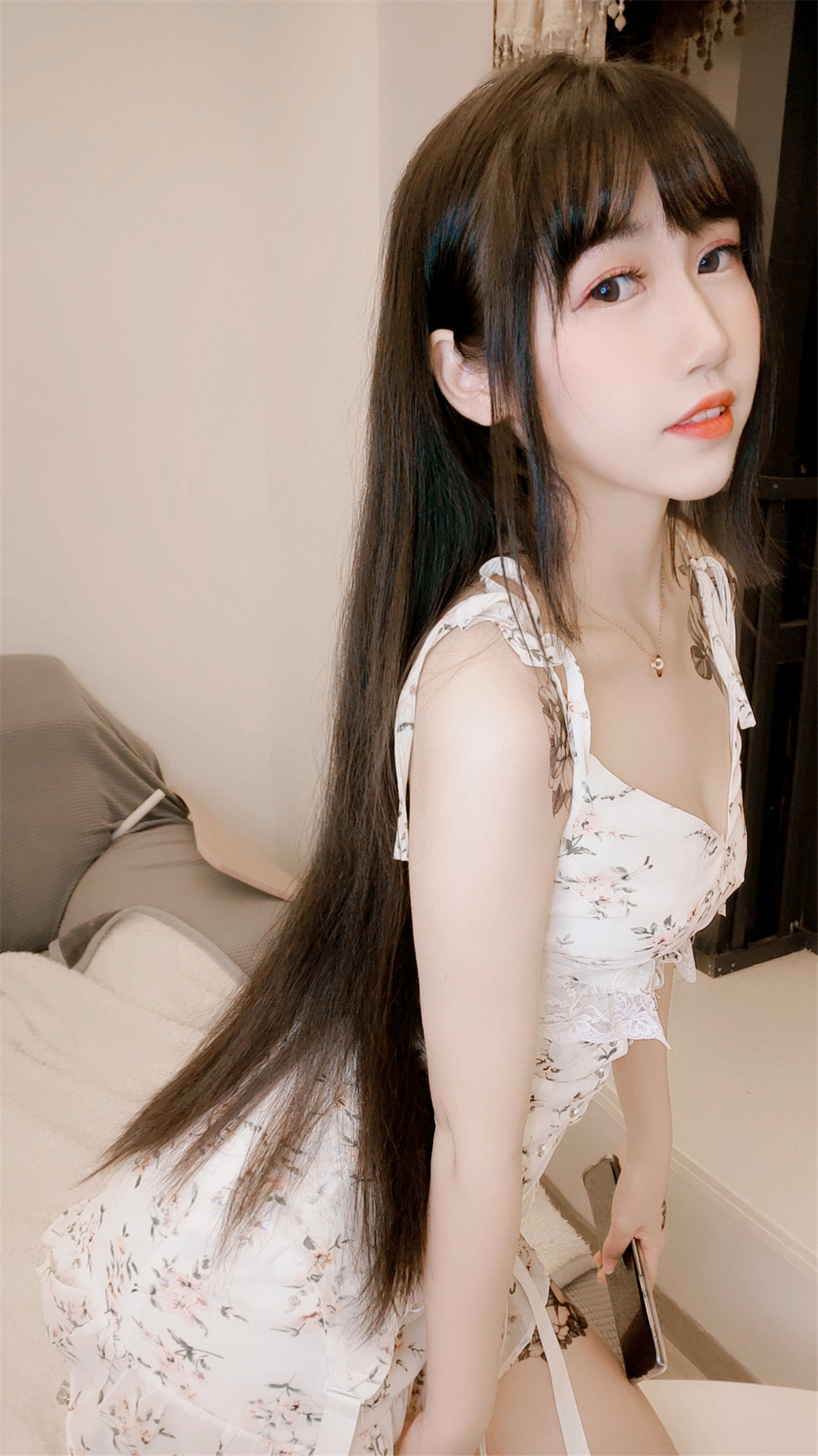 不呆猫 温柔风连衣裙[15P-17MB]