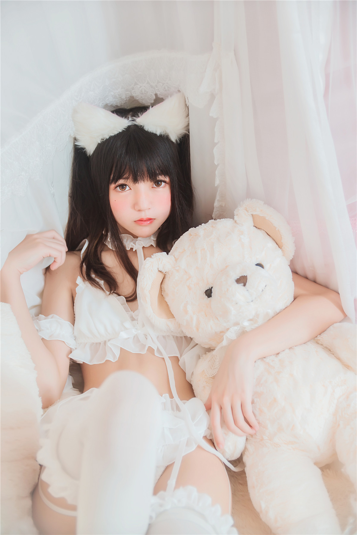 桜桃喵 白猫 [32P-234MB]