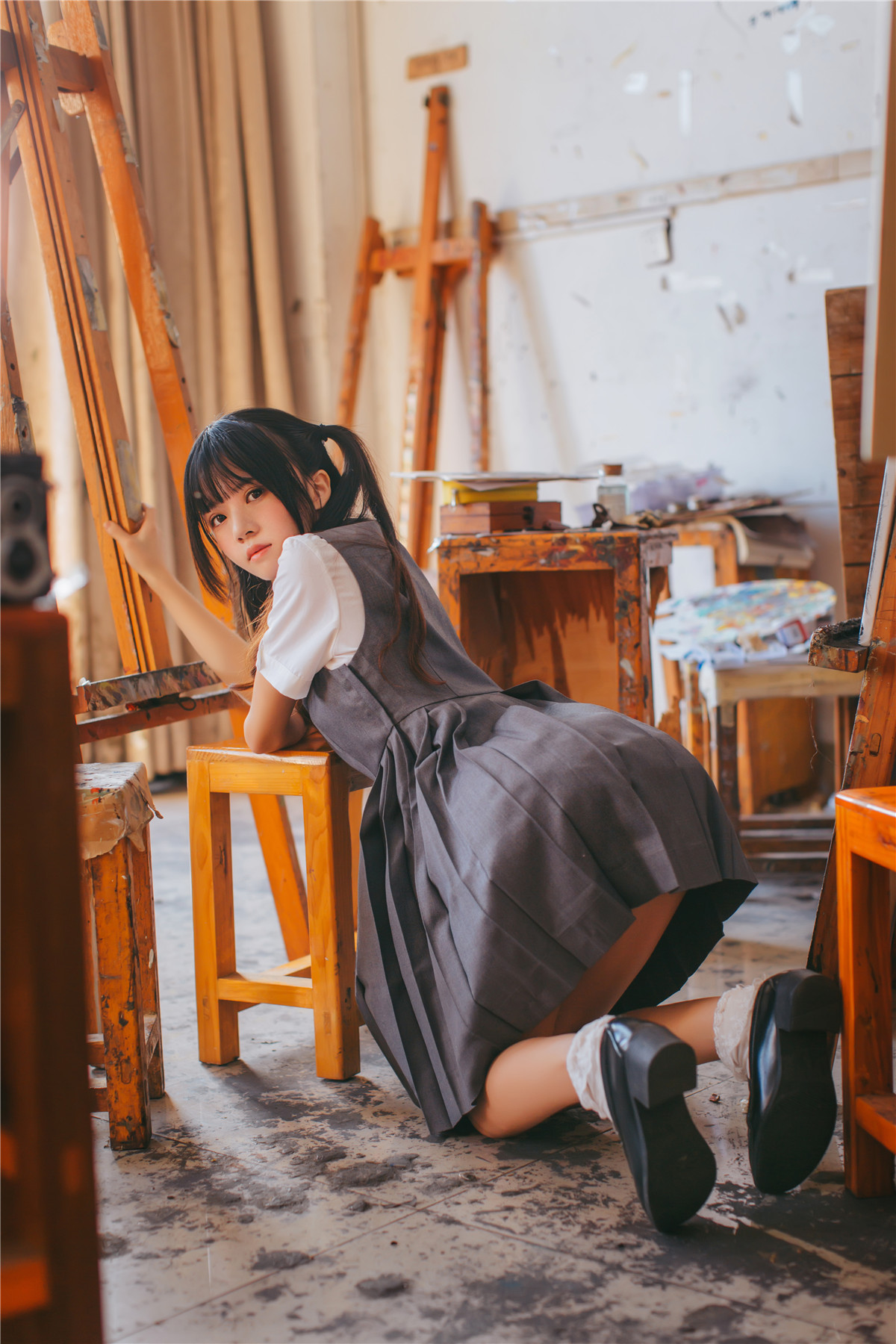 桜桃喵 画室少女 [17P-176MB]