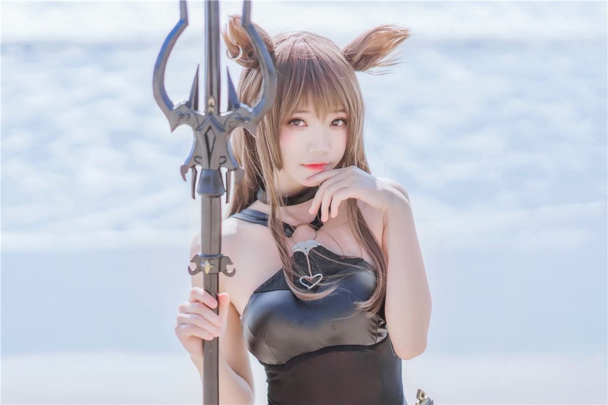 桜桃喵 泳衣天火 [25P-351MB]