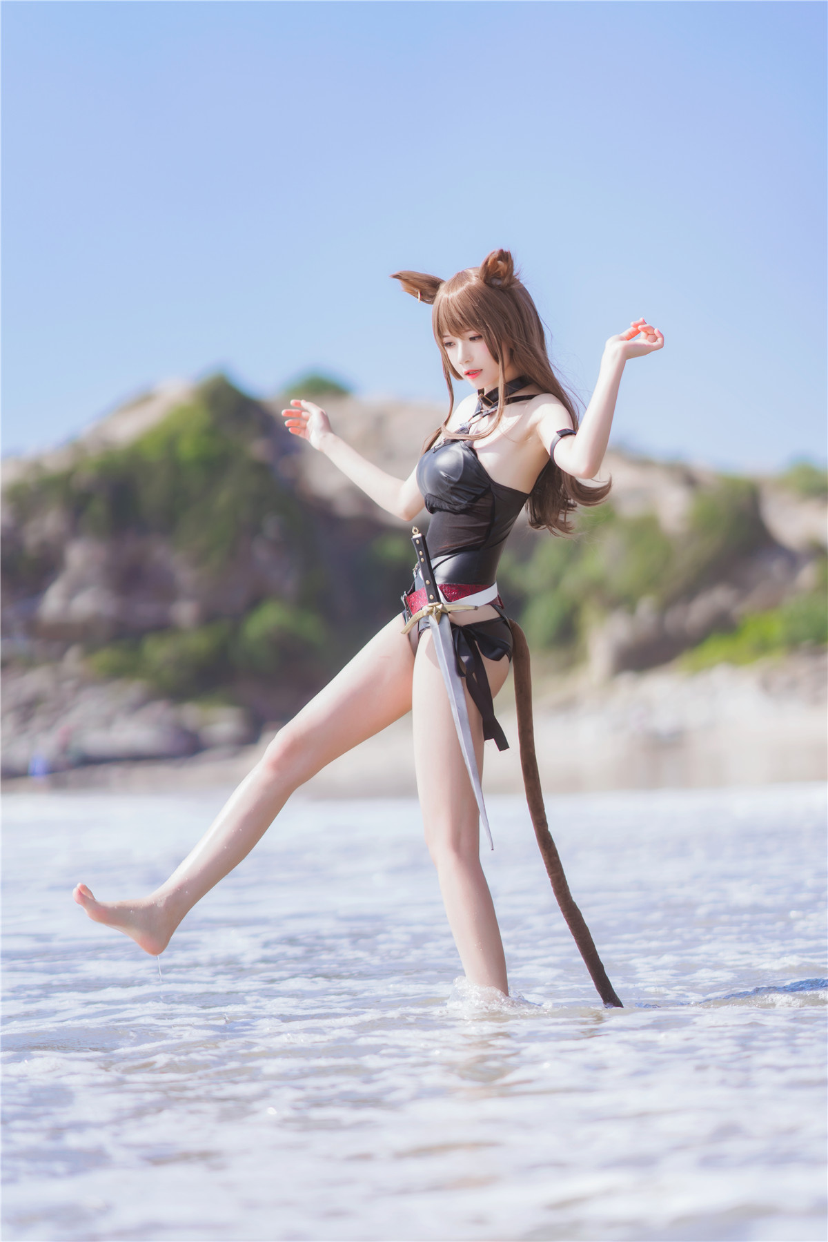 桜桃喵 泳衣天火 [25P-351MB]