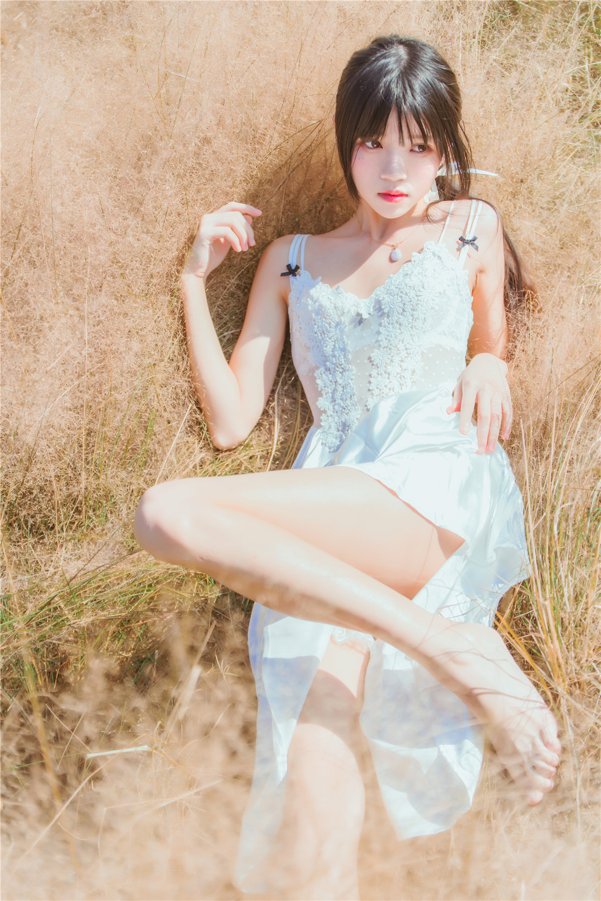 桜桃喵 原野上的浪漫 [49P-674MB]