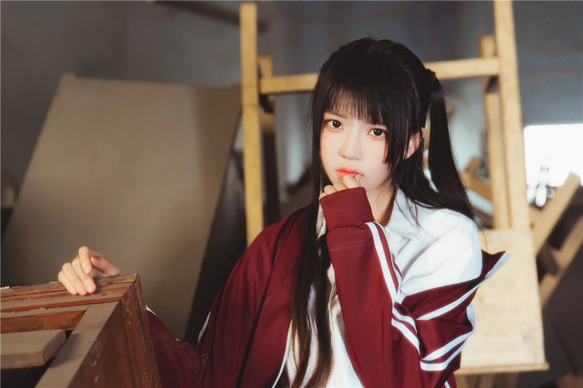 桜桃喵 废弃教室 [38P-717MB]