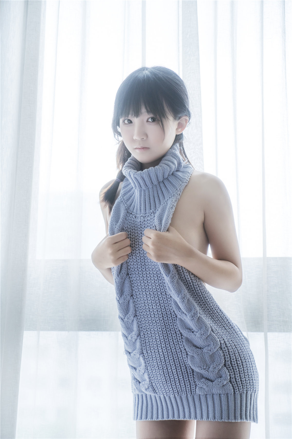 御子Yumiko 漏背毛衣[10P-116MB]