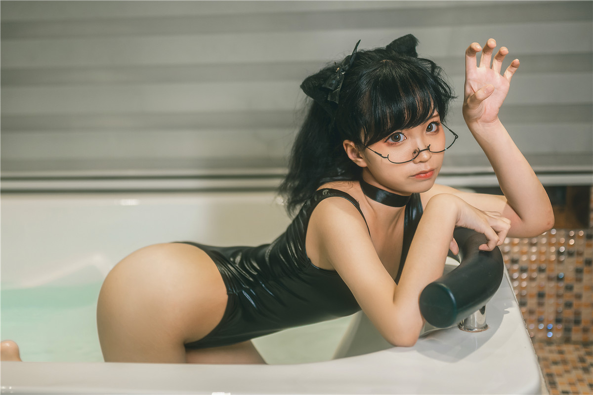 蠢沫沫 死库水 [42P-645MB]