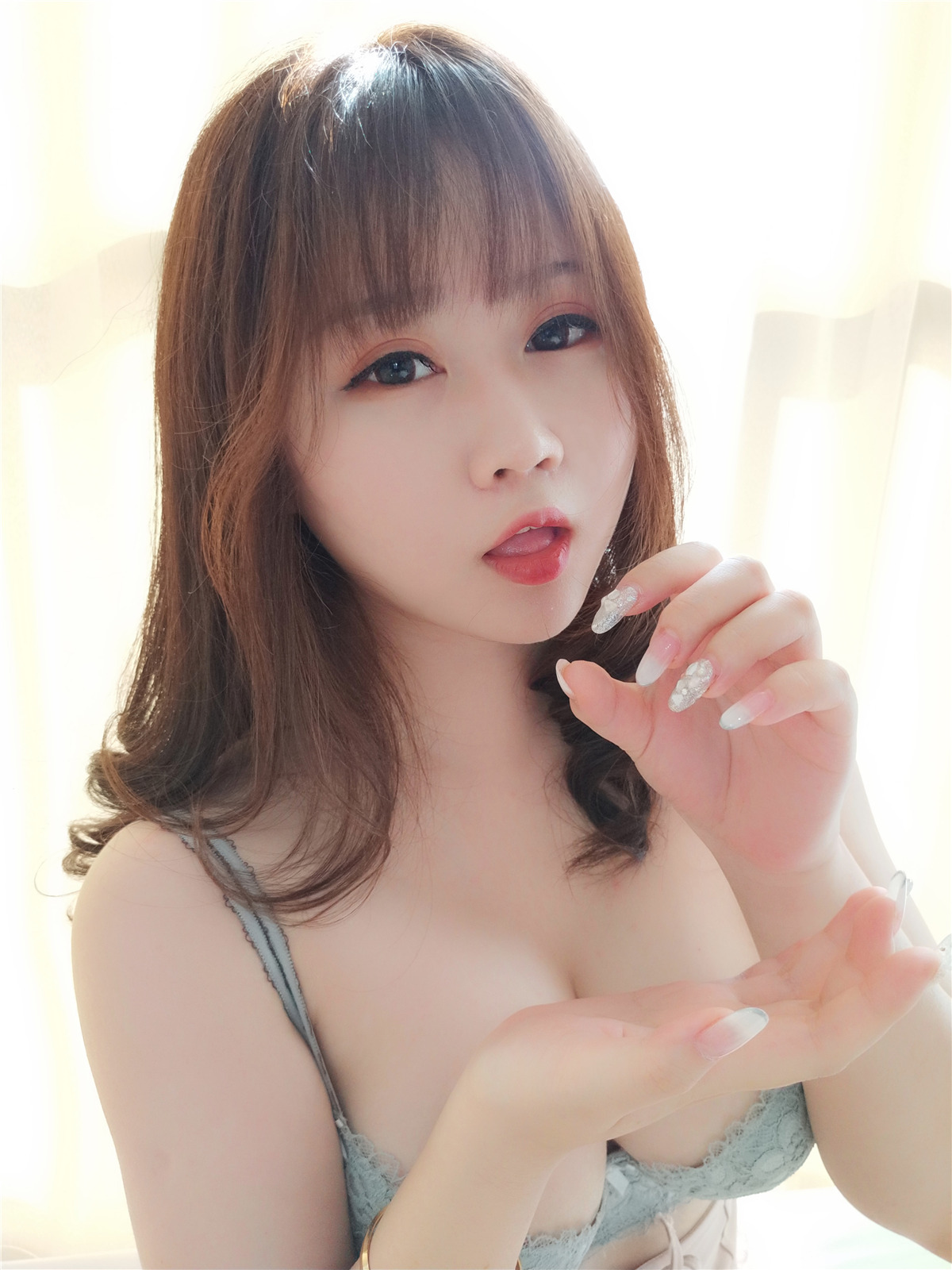 是依酱吖 蕾丝内衣2.0[25P-50MB]