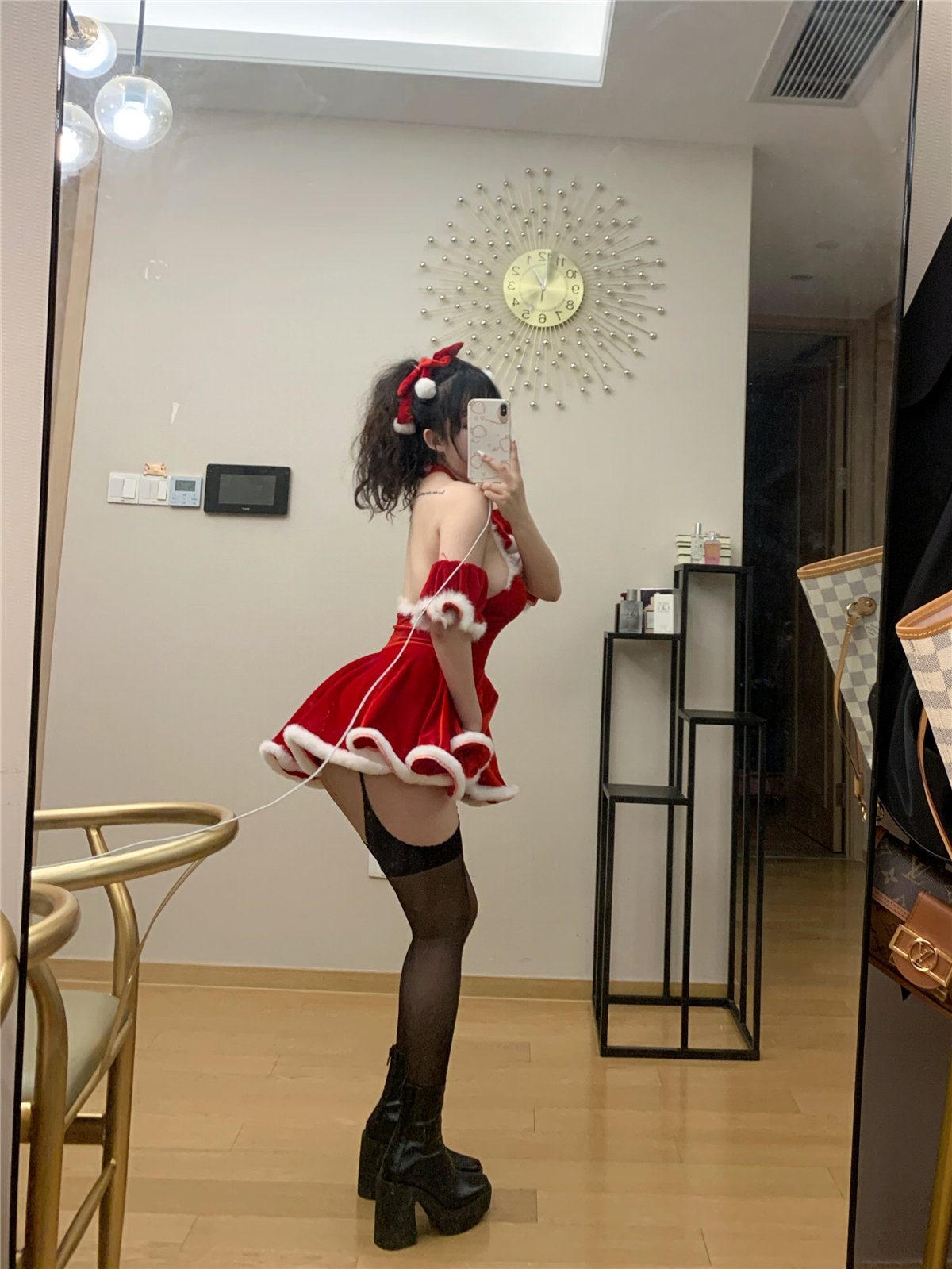 是依酱吖 2020圣诞特辑[31P6V-165MB]