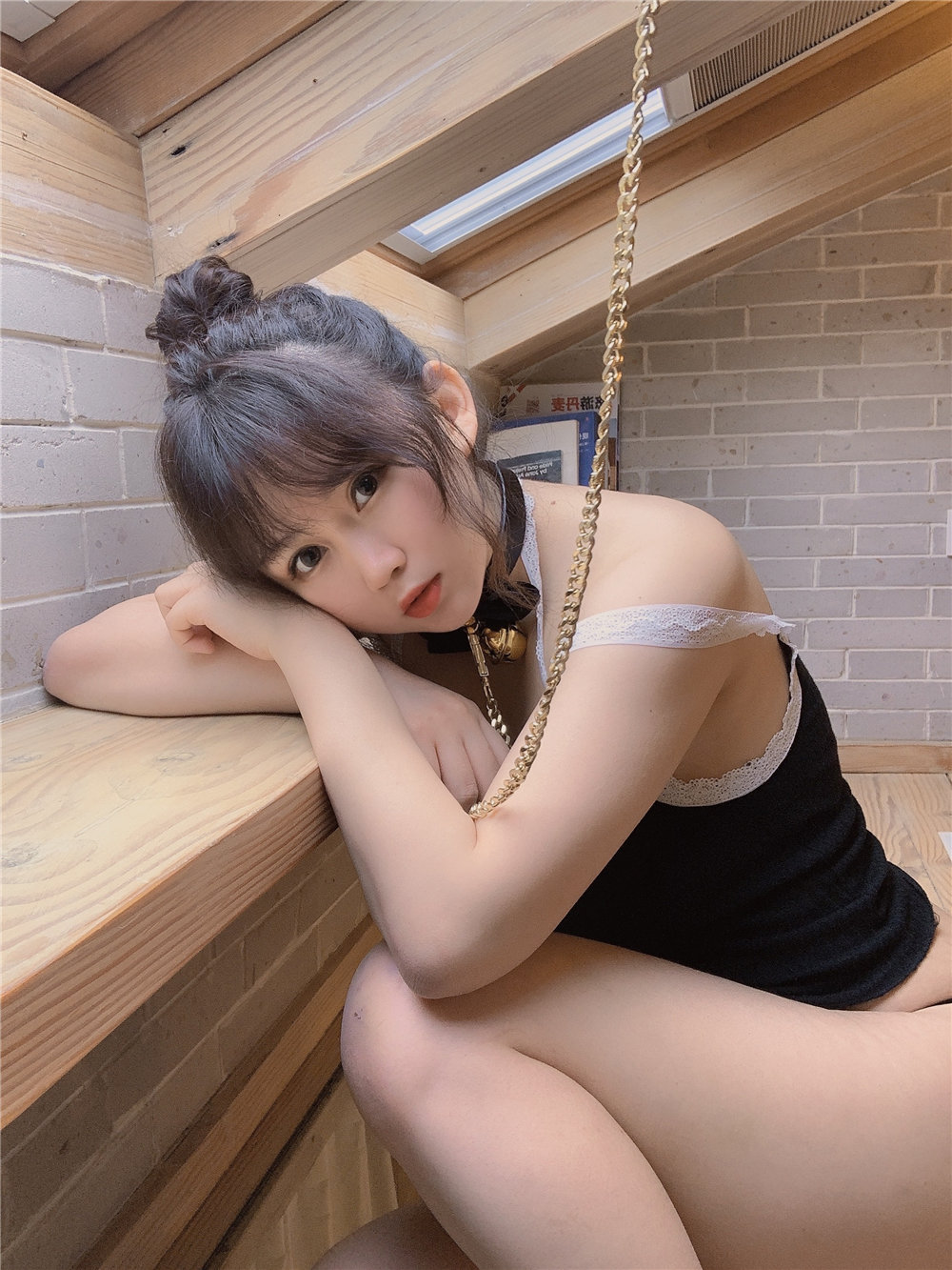 是依酱吖 囚禁[39P2V-111MB]