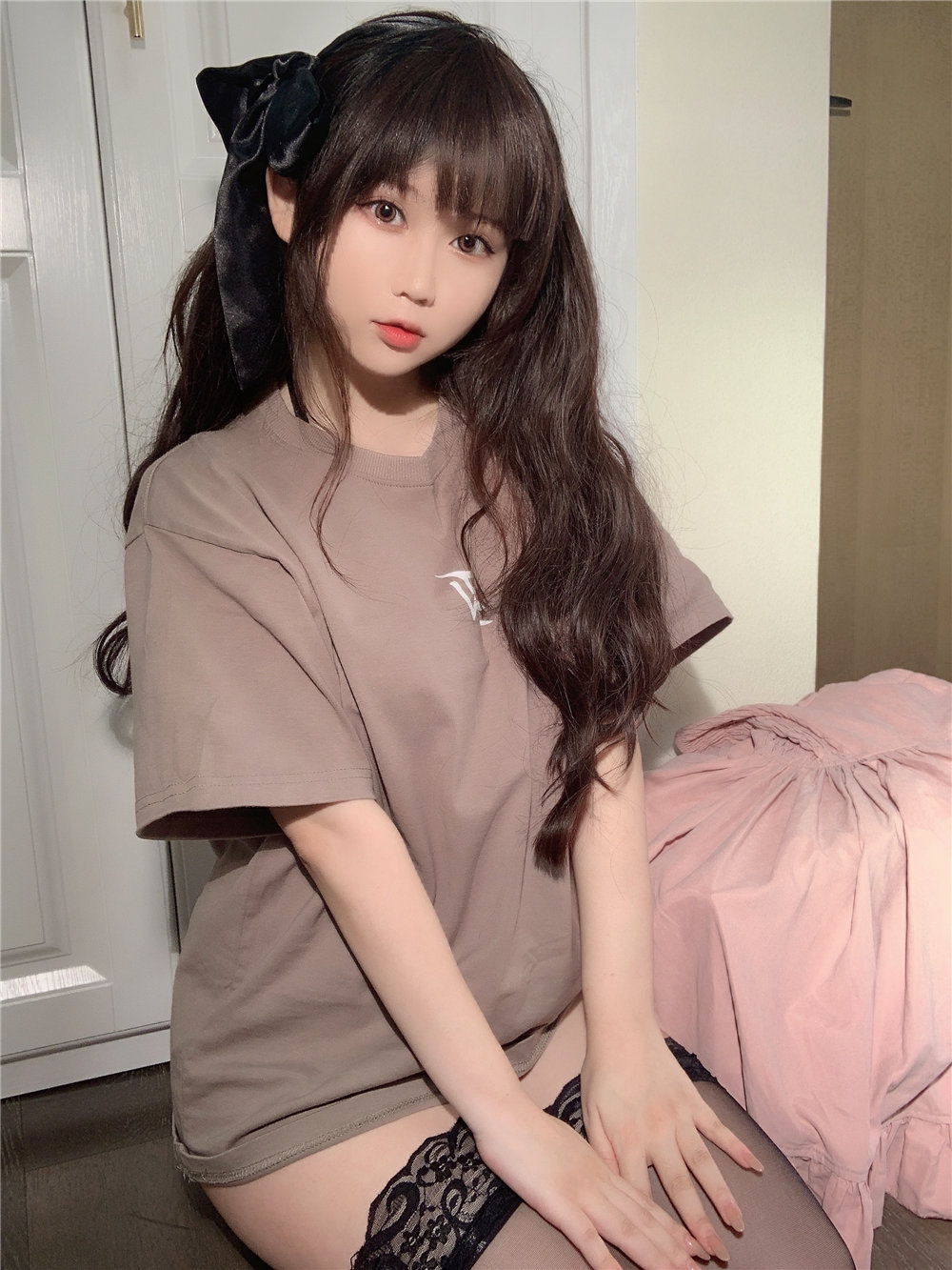 是依酱吖 T恤底下[31P2V-84MB]