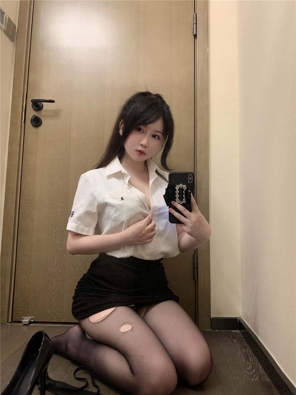 是依酱吖 OL2 刚入职的新人[40P1V-95MB]