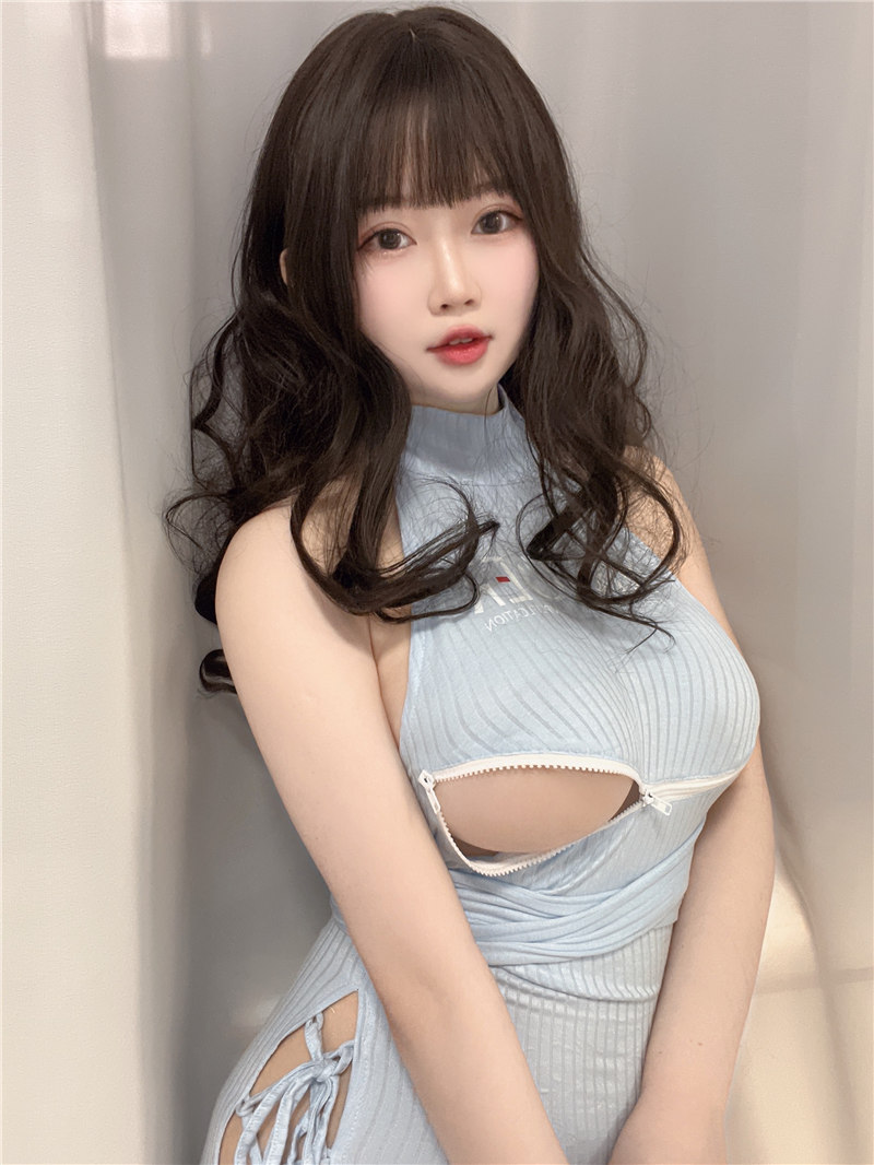 是依酱吖 妹妹 自拍[31P-42MB]