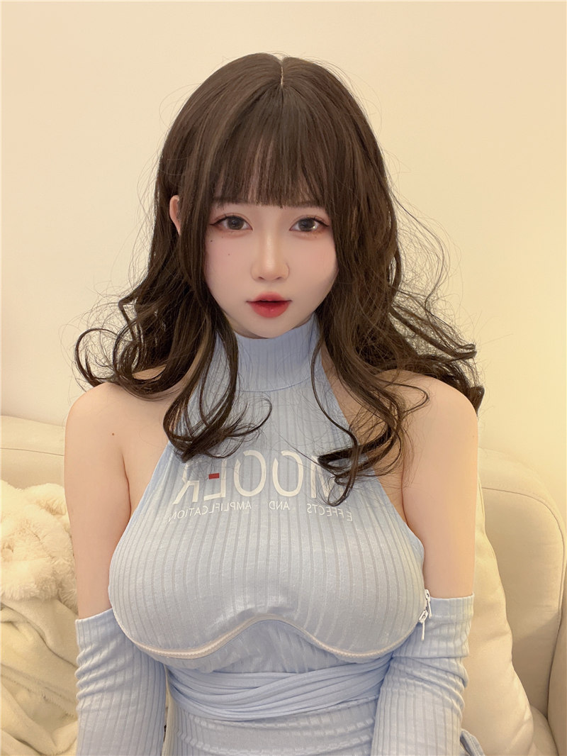 是依酱吖 妹妹 自拍[31P-42MB]