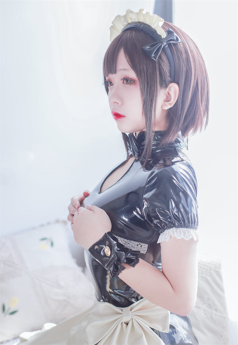 日奈娇 半乳女仆 [42P-327MB]