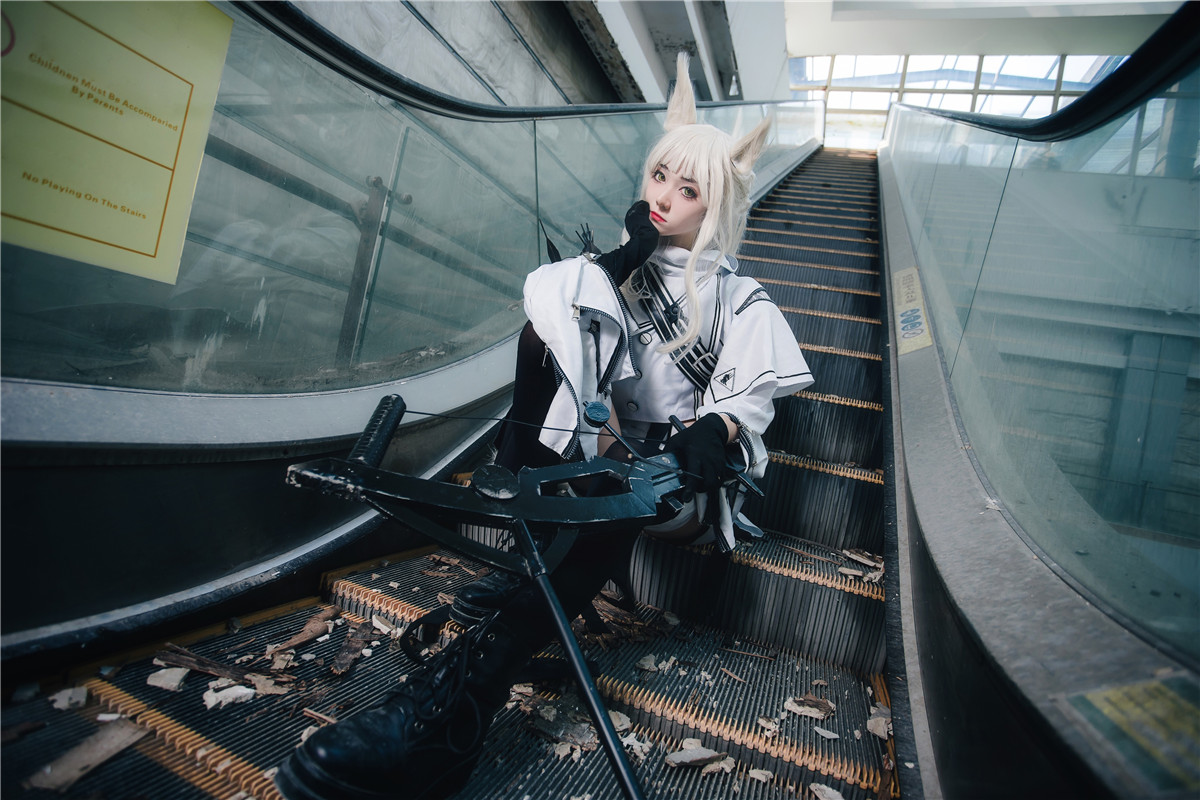 南桃Momoko 白金常服 [17P-34MB]