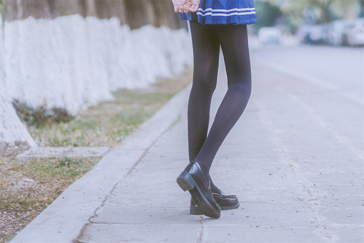 南桃Momoko 诗羽制服 [6P-24MB]