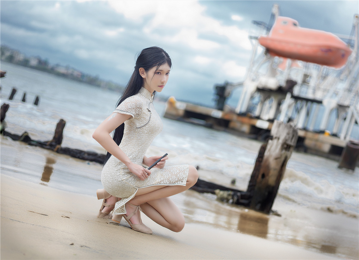 南桃Momoko 白旗袍 [11P-26MB]