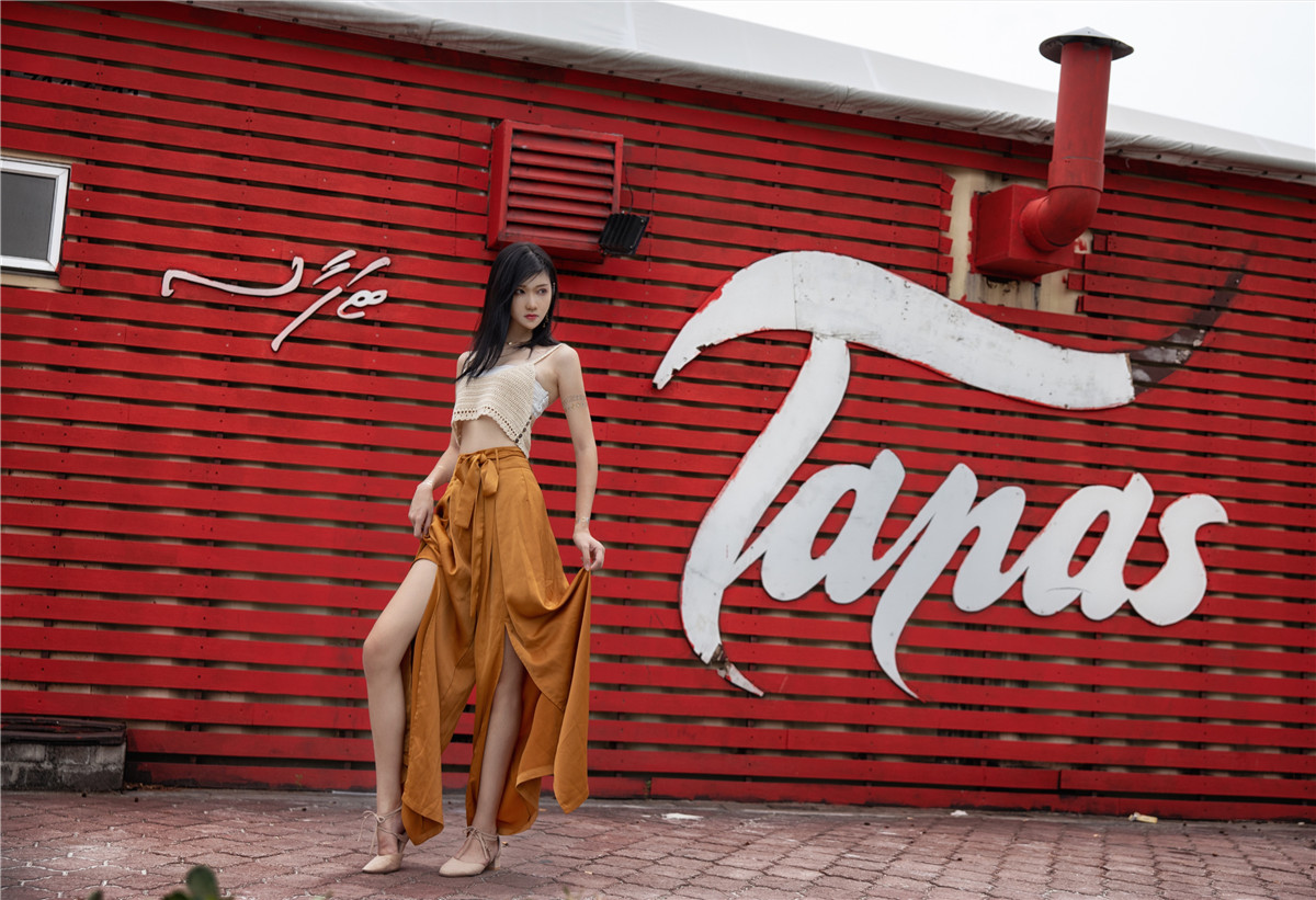 南桃Momoko 黄裤 [10P-11MB]