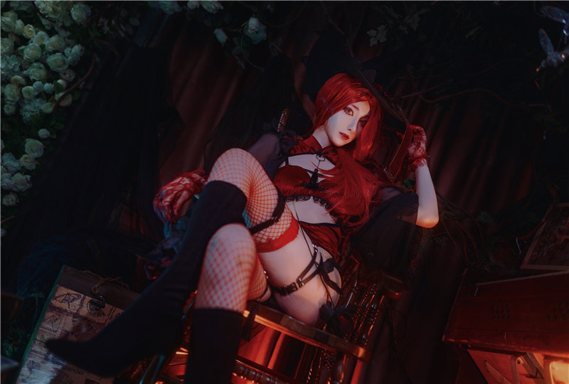 南桃Momoko 红女巫 [19P-162MB]