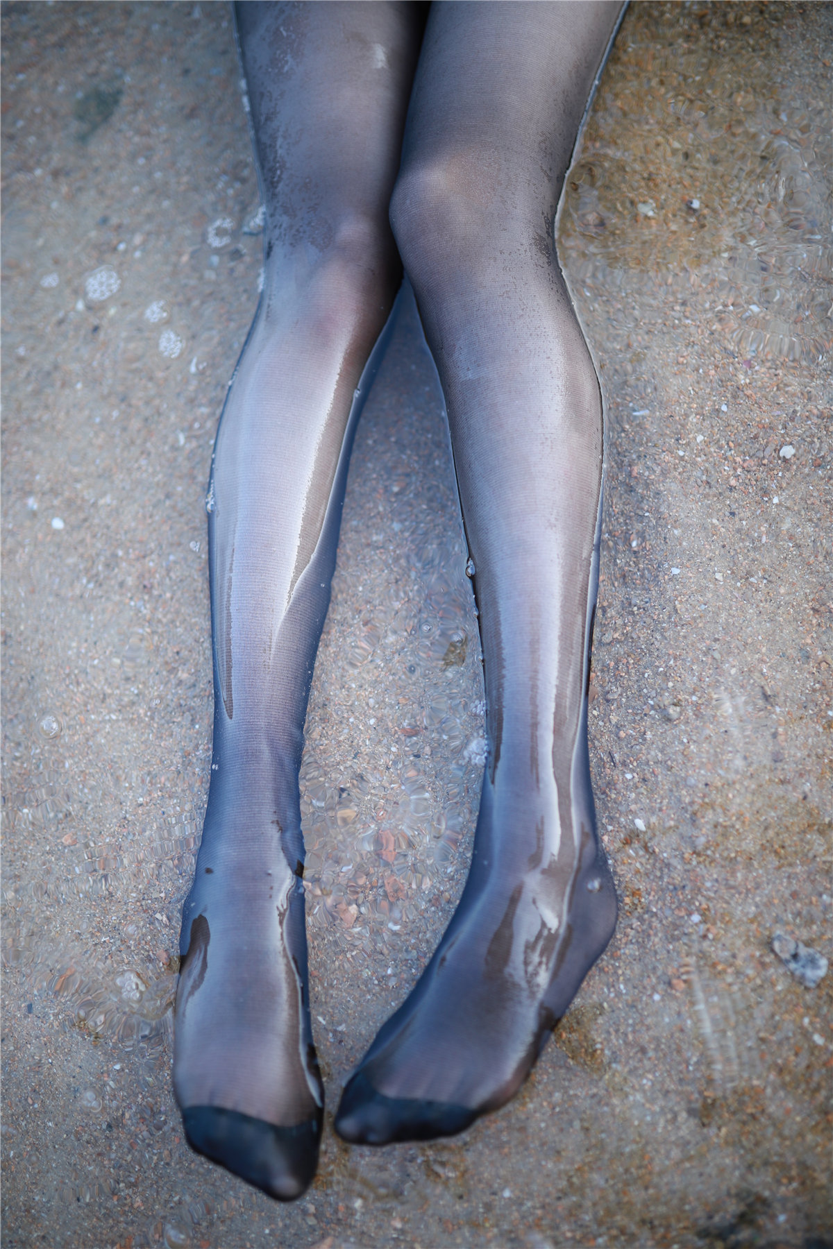 抖娘-利世 海边黑丝[20P-95M]