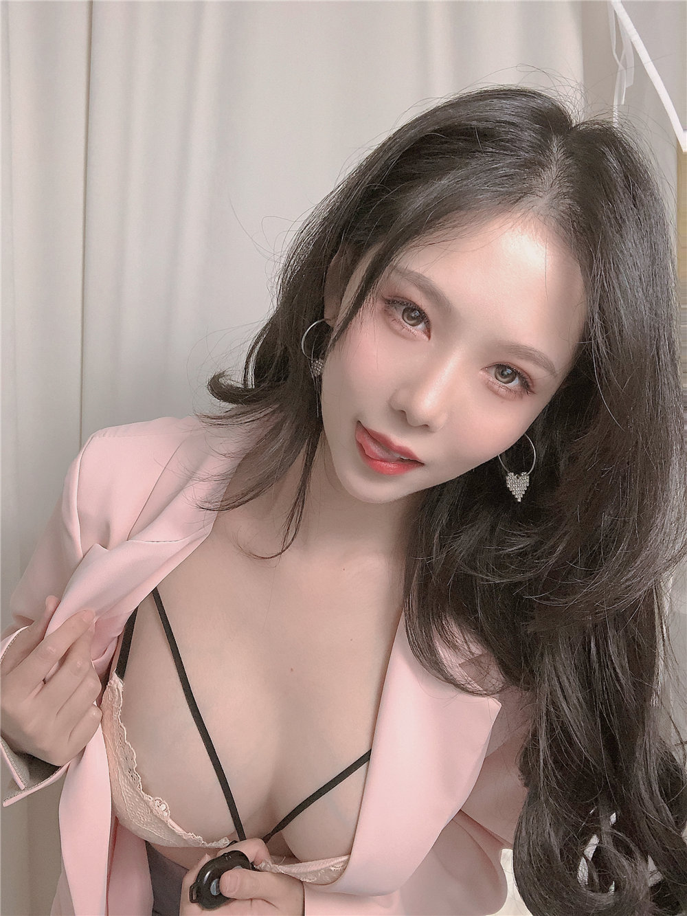 抖娘-利世 粉色西装[26P-178MB]