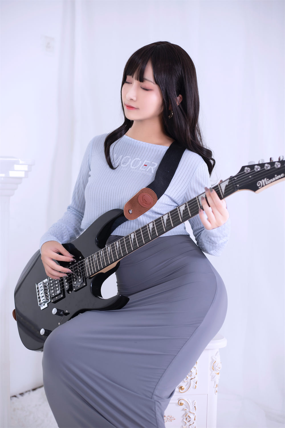 洛璃 LoLiSAMA 吉他妹妹 [73P-606MB]