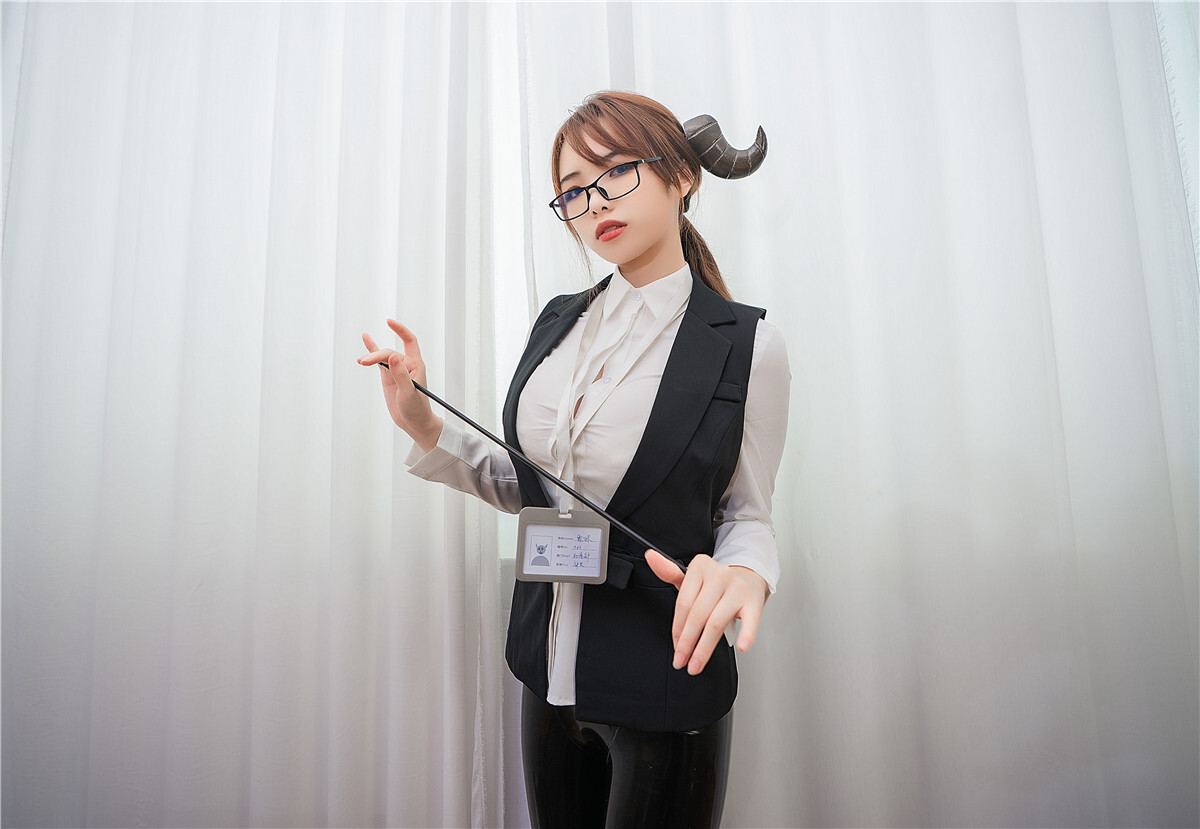 雯妹不讲道理 魅魔本 office devil [27P-427MB]