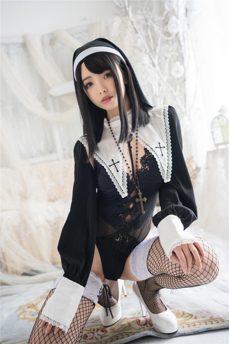 雯妹不讲道理 危险祈祷 修女 [34P-353MB]