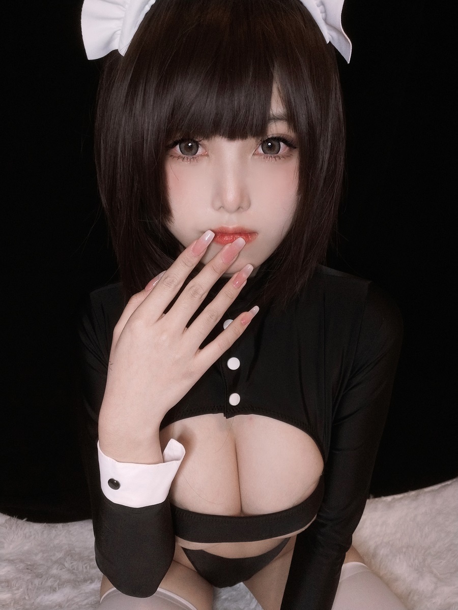 蜜汁猫裘 歪萌高叉女仆自拍[25P]