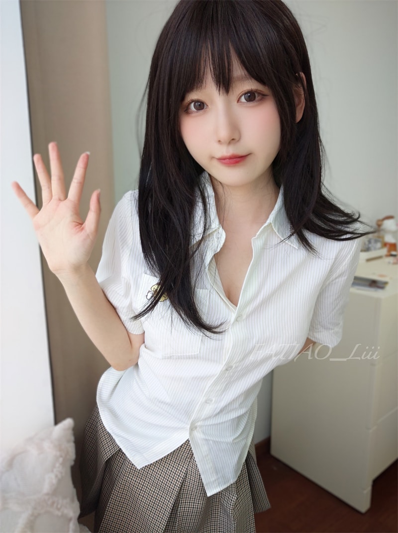 迷之呆梨Fantia最新作品曝光,海量COS图集等你来鉴赏!