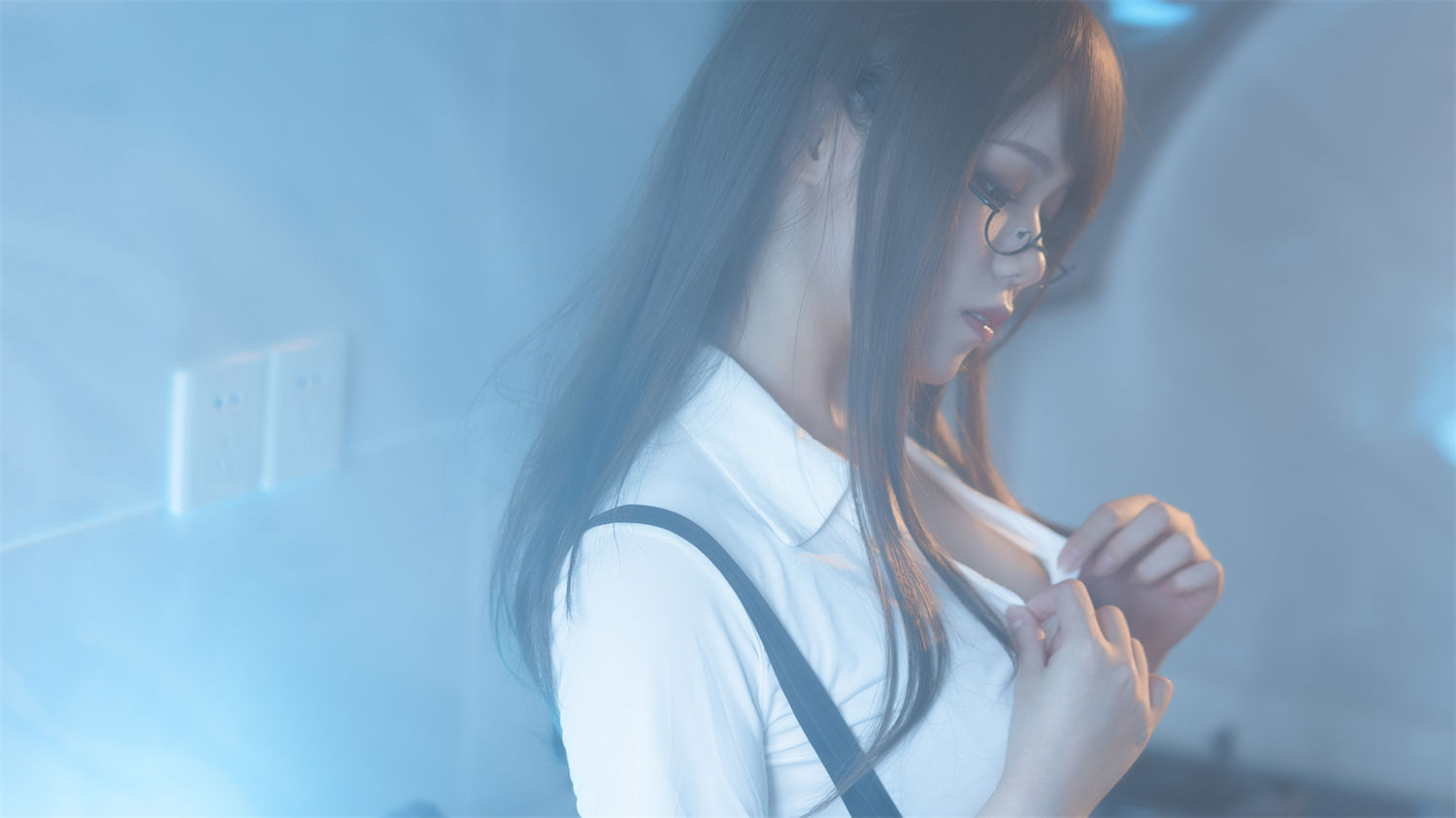 “眼镜娘”七月喵子,让人脸红的壁纸